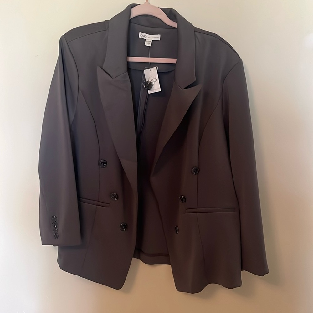 Gray plus size sportswear Cato suit.